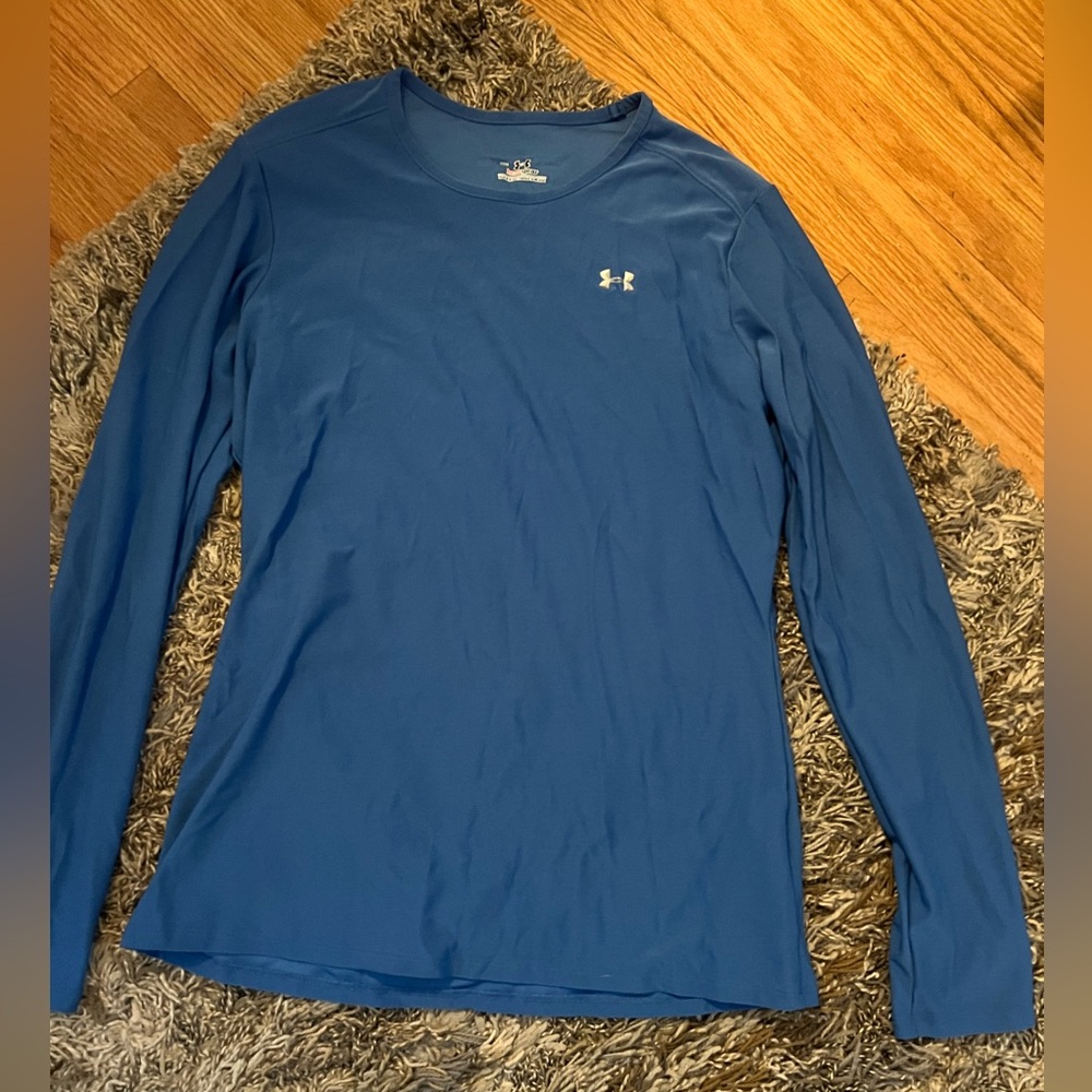 Woman’s Under Armour heat gear